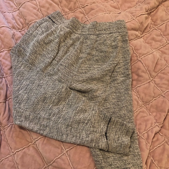 Gray jogger - Picture 2 of 3
